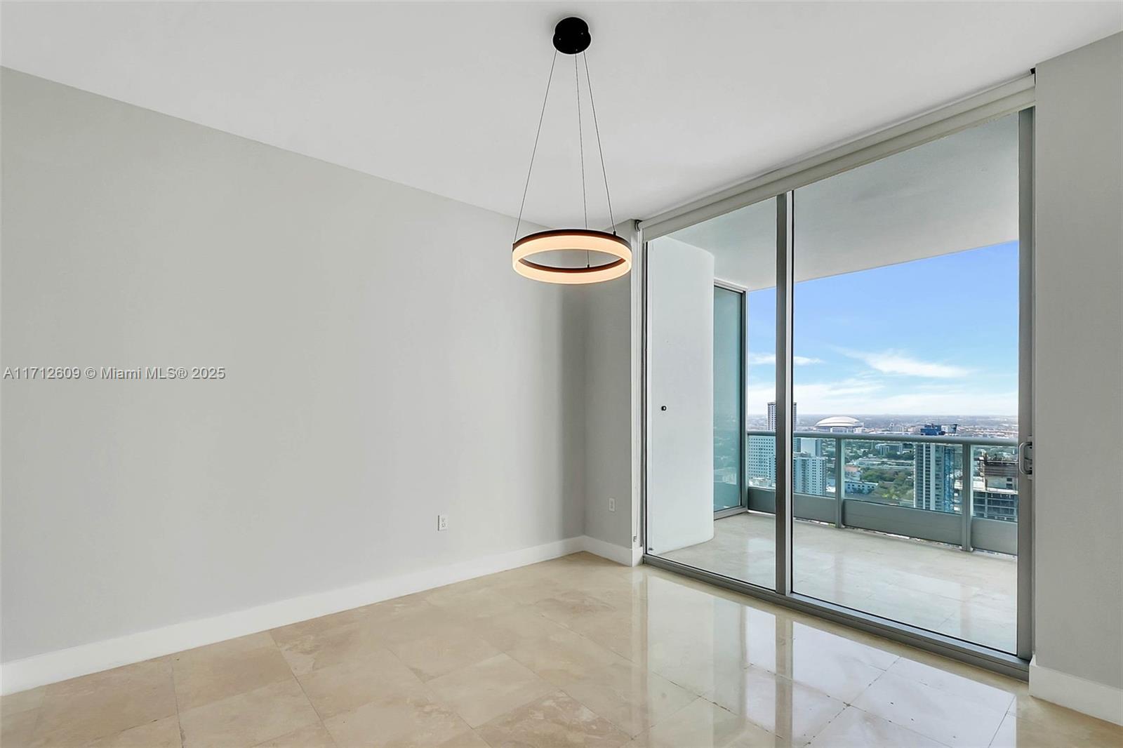900 Biscayne Blvd #3702, Miami FL 33132