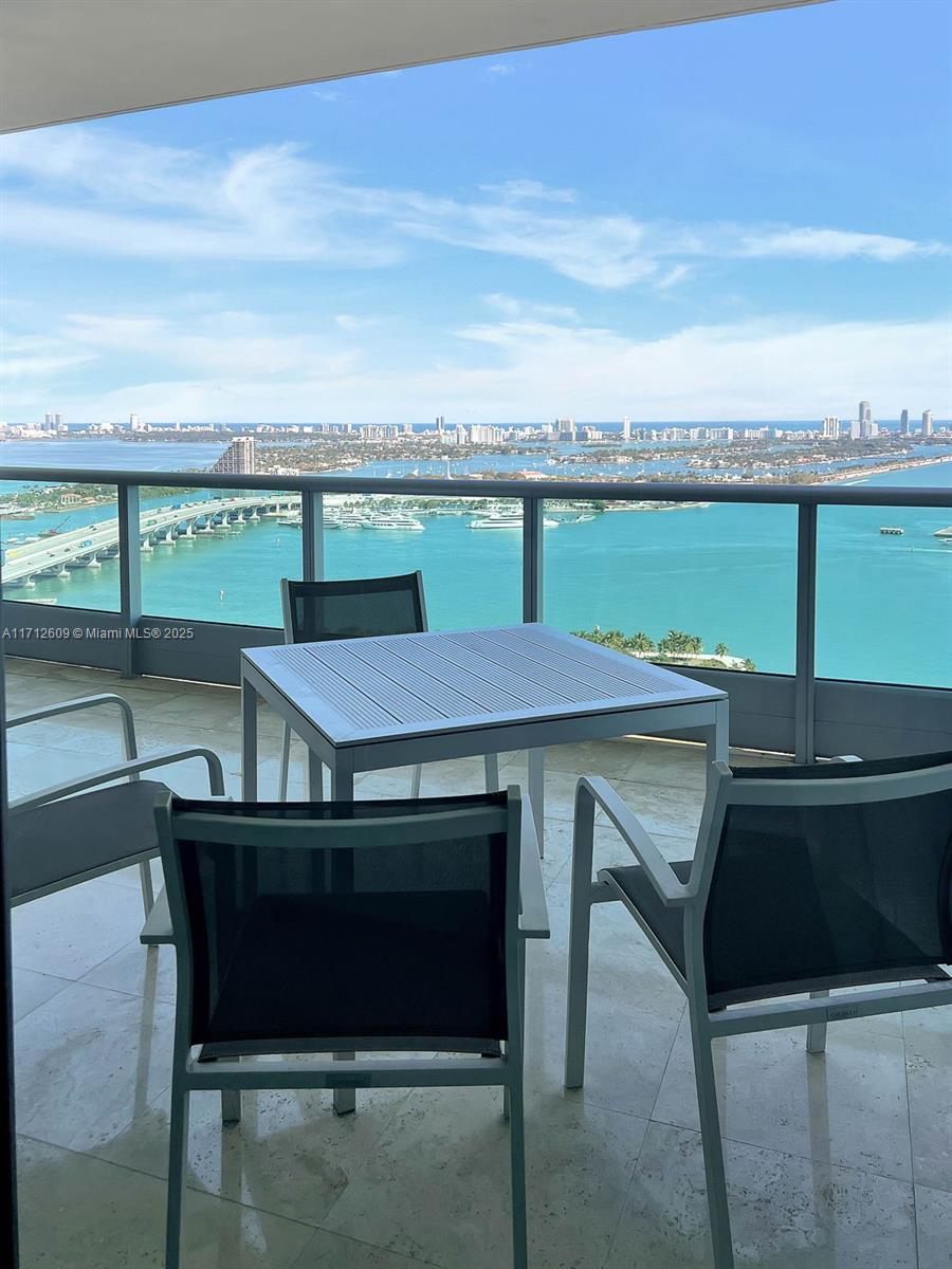 900 Biscayne Blvd #3702, Miami FL 33132