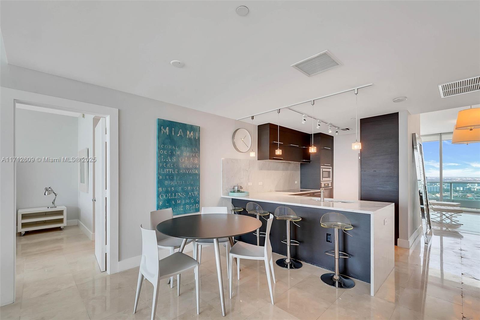 900 Biscayne Blvd #3702, Miami FL 33132