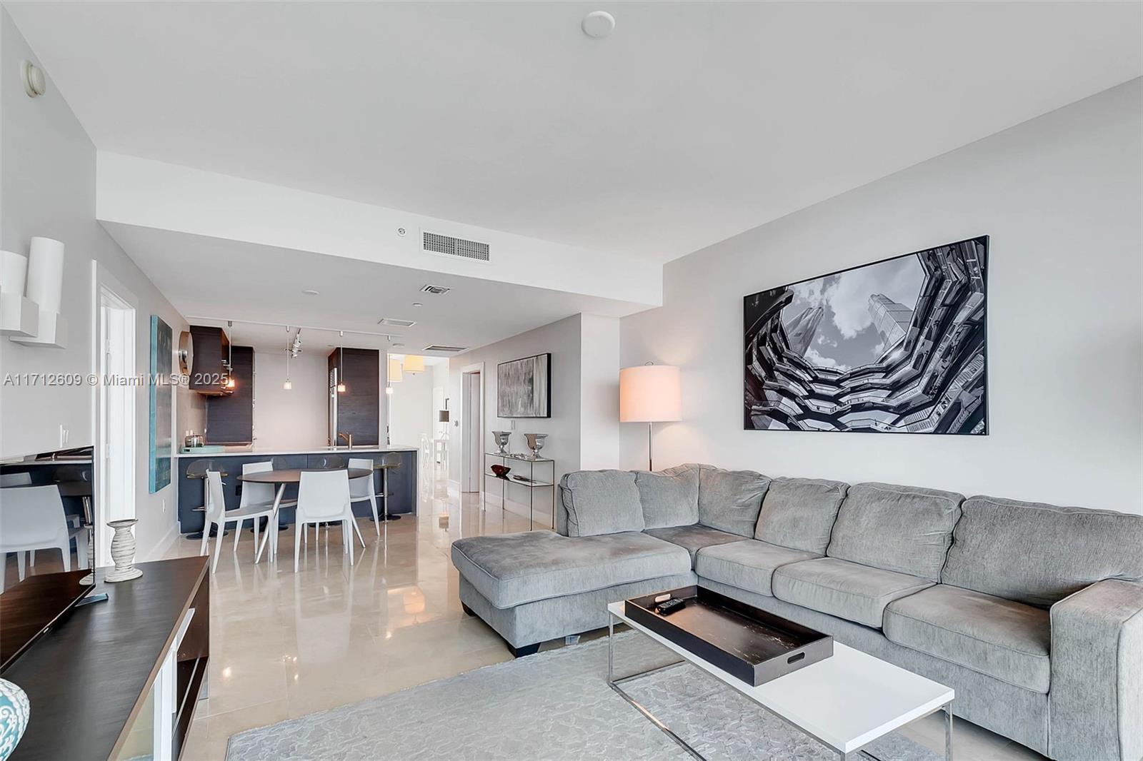 900 Biscayne Blvd #3702, Miami FL 33132