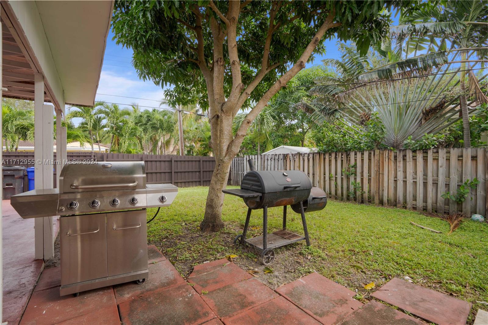 1417 Plunkett St, Hollywood, Florida image 32