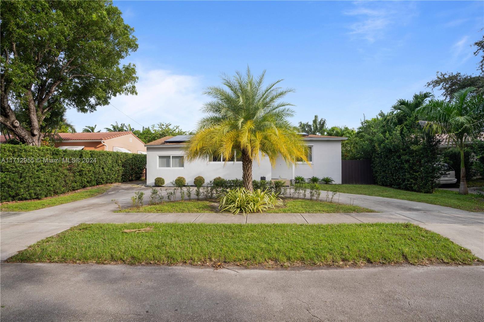 1417 Plunkett St, Hollywood, Florida image 38