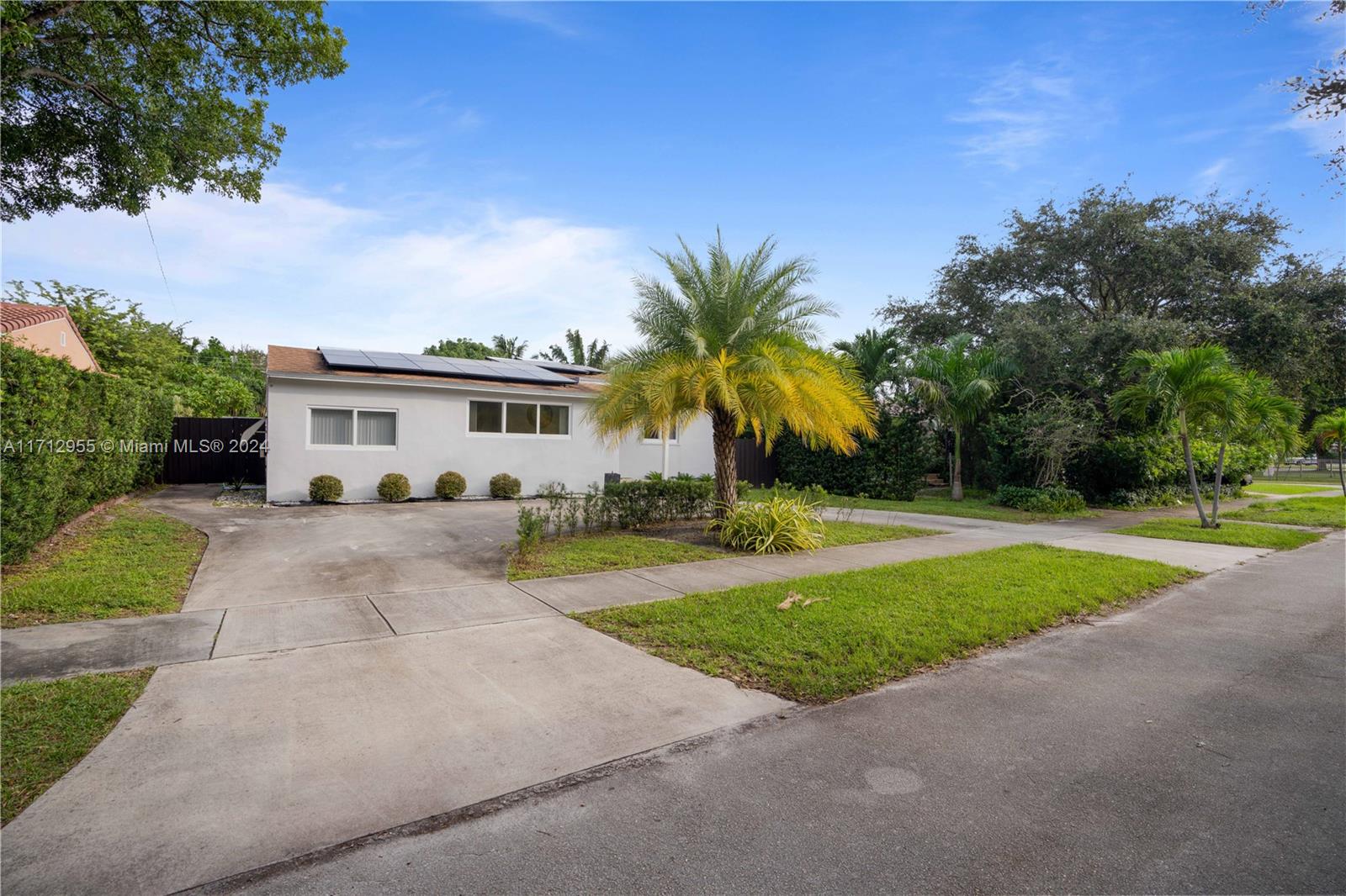 1417 Plunkett St, Hollywood, Florida image 39