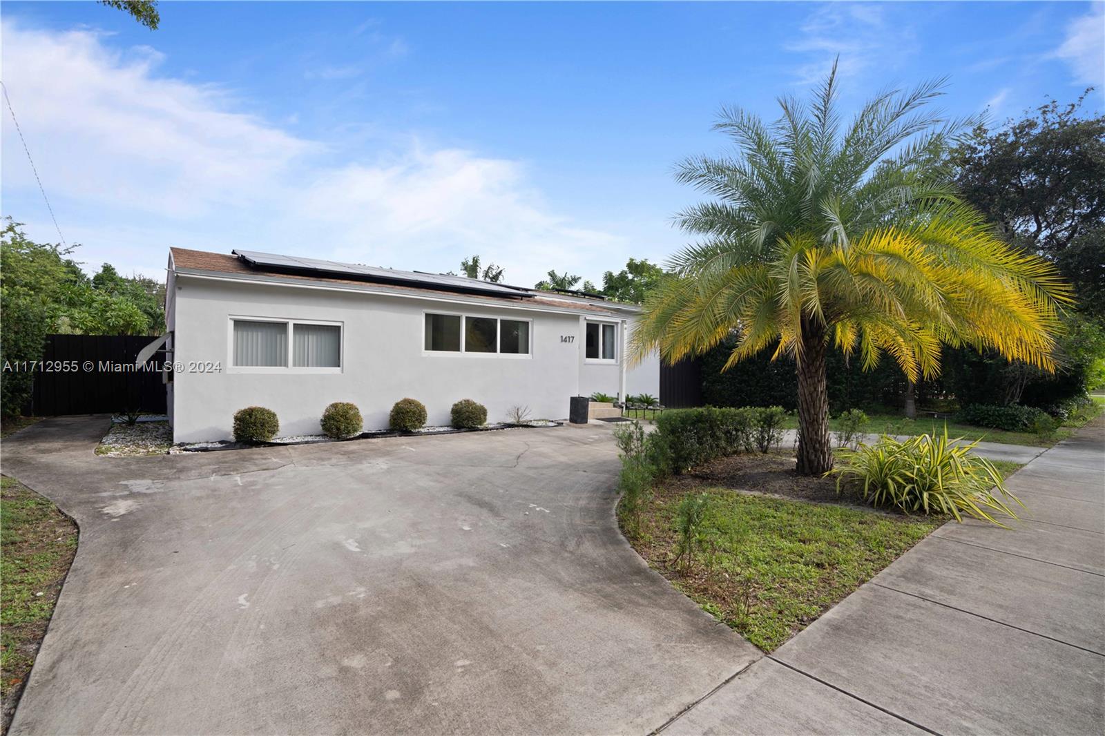 1417 Plunkett St, Hollywood, Florida image 40