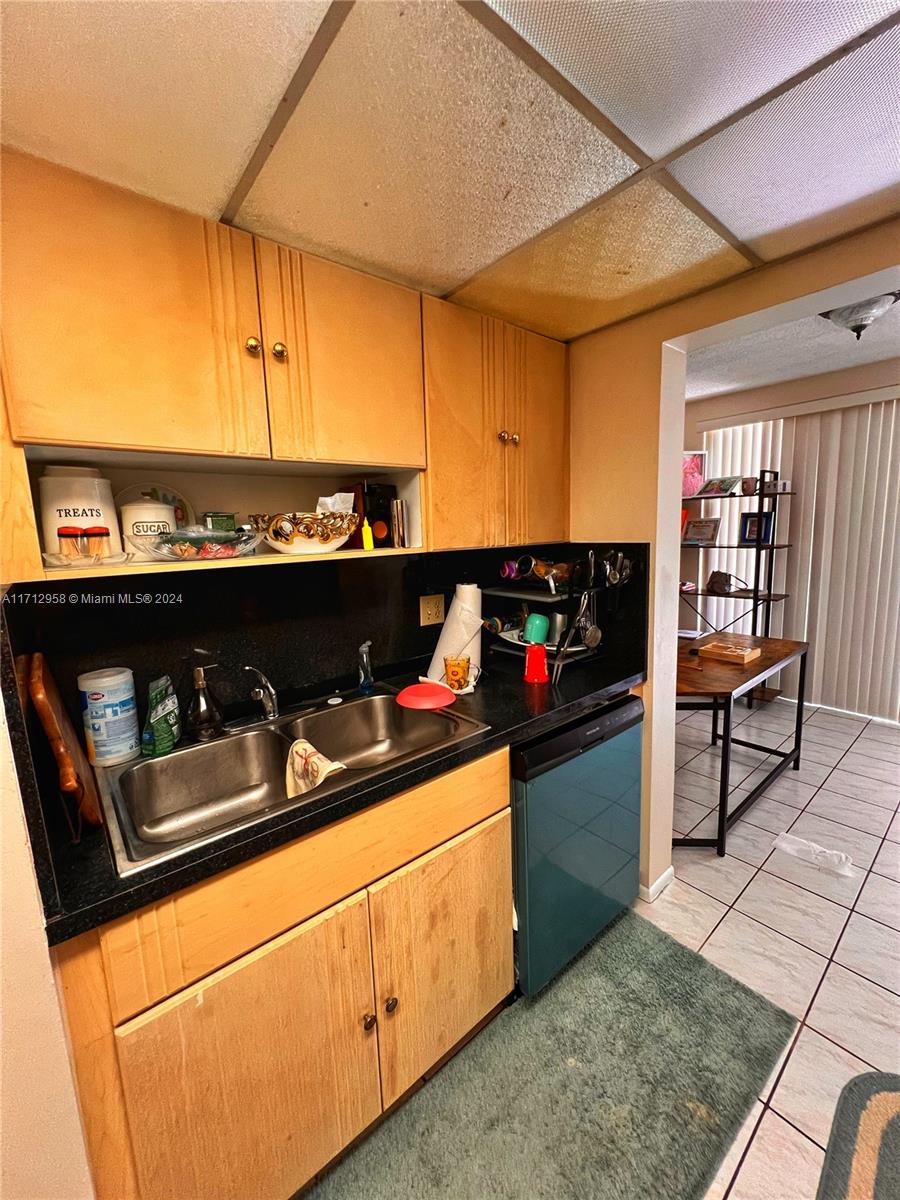 3760 Inverrary Dr #2Z, Lauderhill, Florida image 18