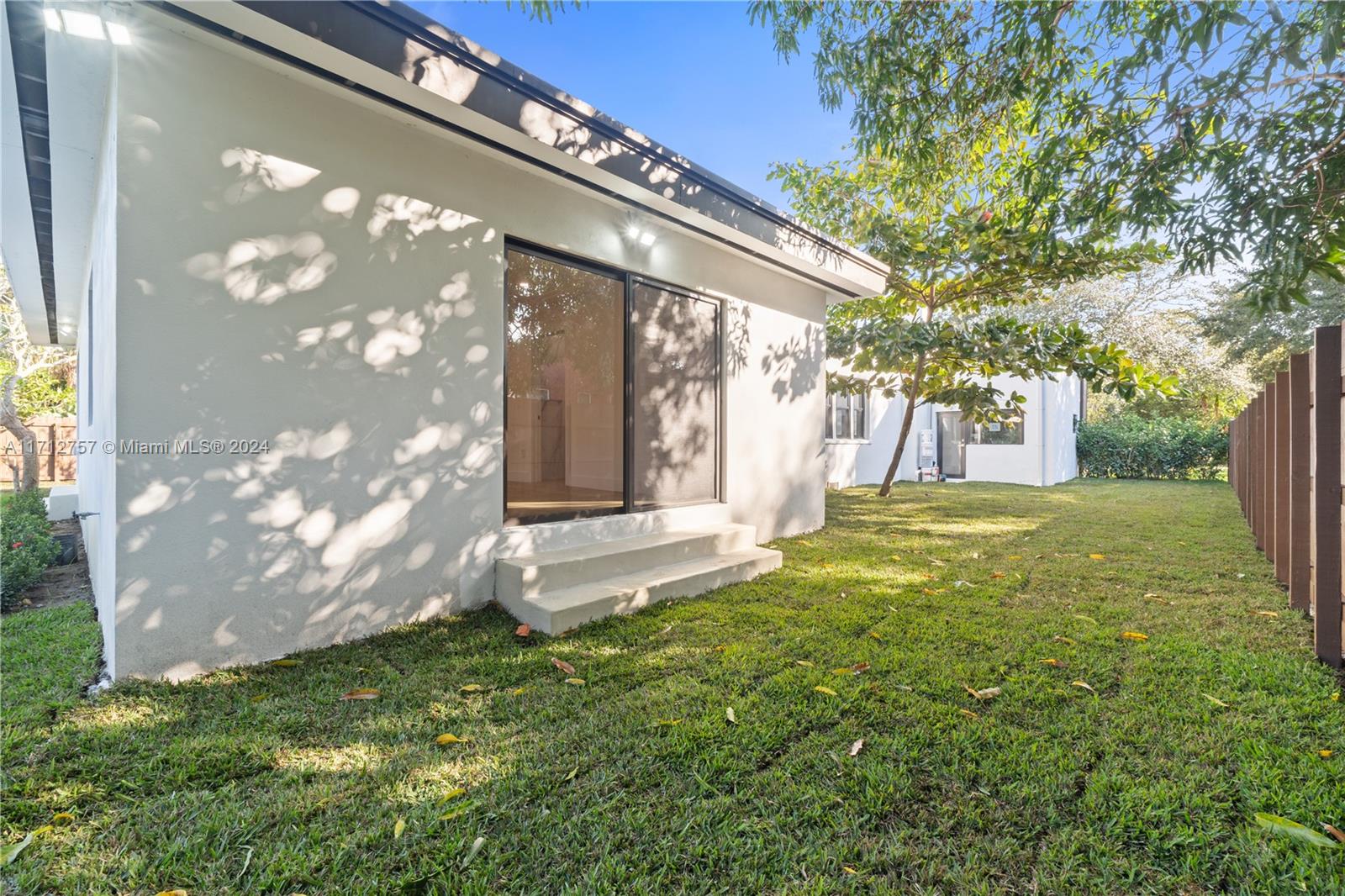 665 NE 117th St, Biscayne Park, Florida image 36