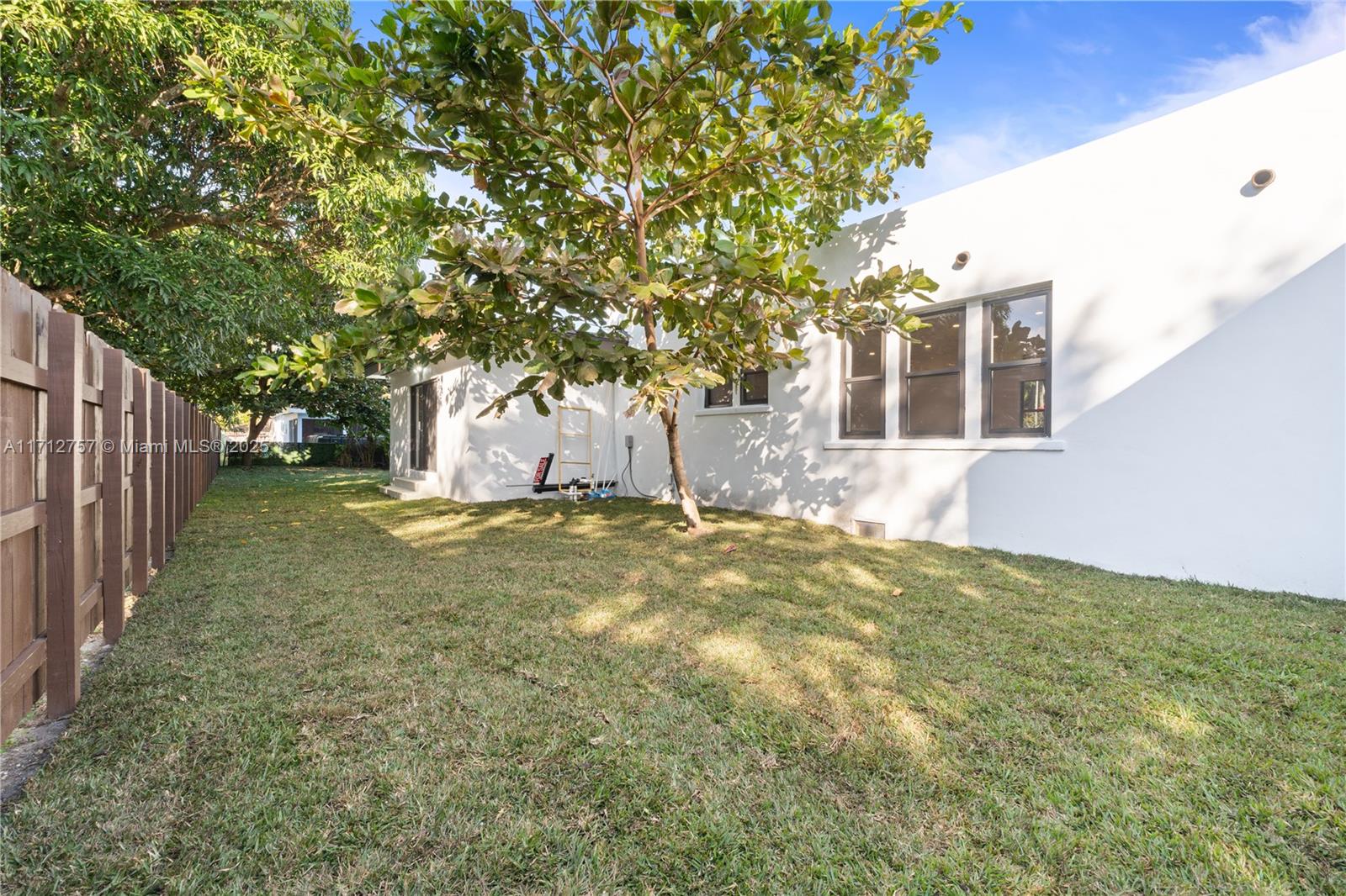 665 NE 117th St, Biscayne Park, Florida image 36