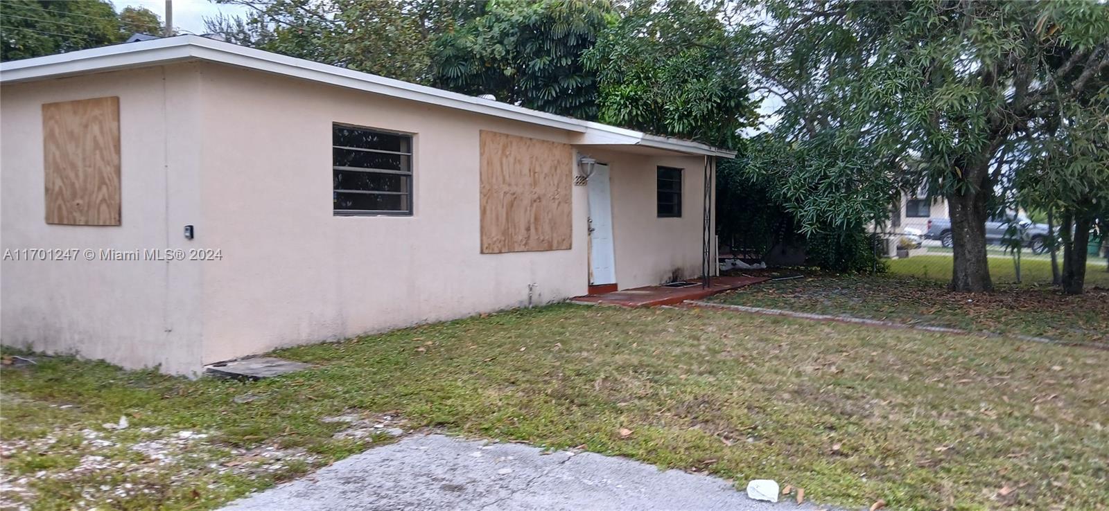 3381 NW 210th Ter, Miami Gardens, Florida image 2