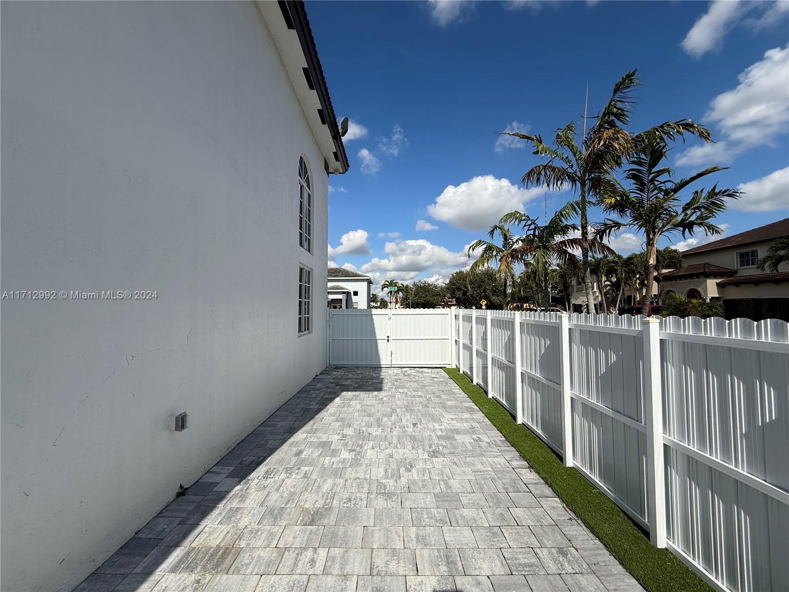 15624 SW 20th St, Miami, Florida image 20