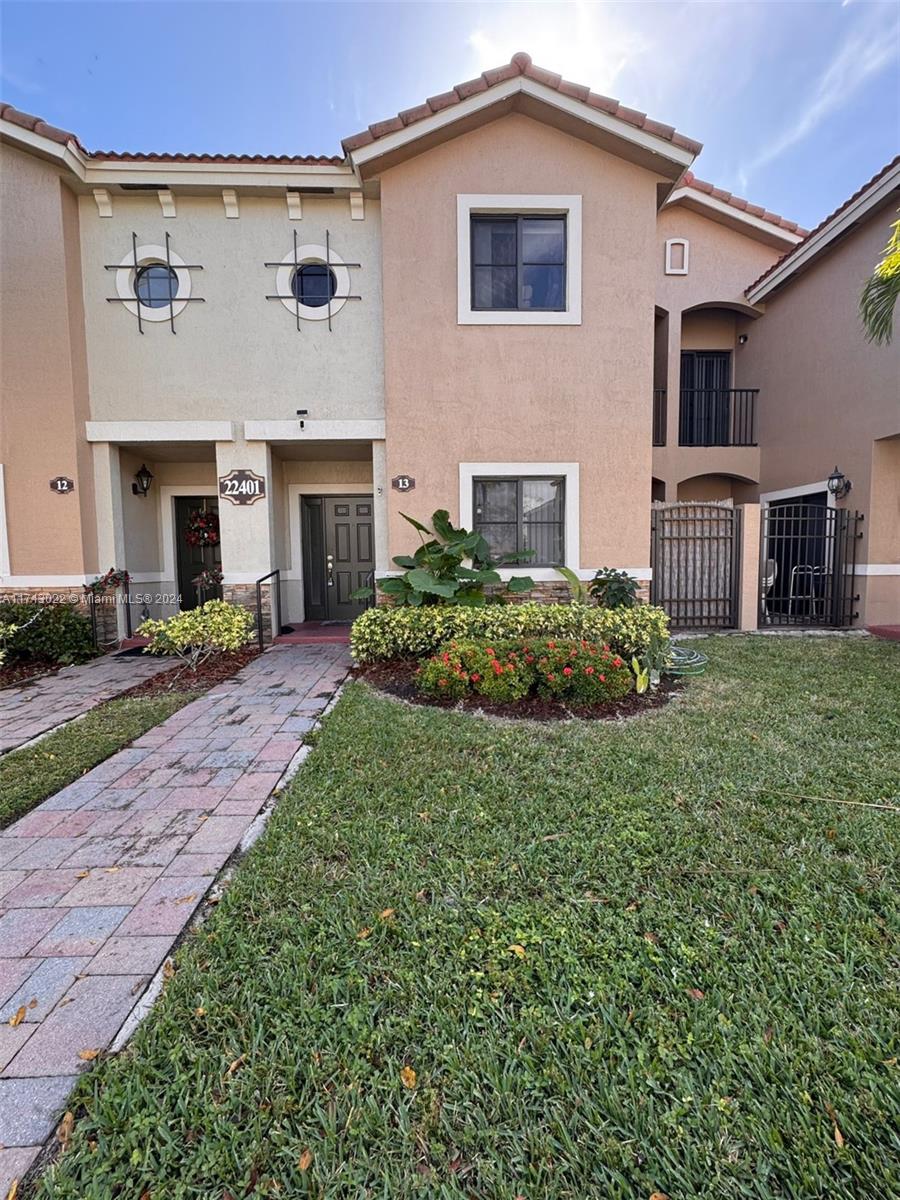 Super nice townhouse located in Bayshore, one of the largest and most desirable communities in Cutler Bay. This private community features one of the most beautiful clubhouses in South Florida, with a pool, barbecue areas, and recreational spaces. Each bedroom is a suite with its own private bathroom, and parking is conveniently located right in front of the unit. The home boasts ceramic floors in social areas, carpet in bedrooms, a modern kitchen with stainless steel appliances, and in-unit washer and dryer. It’s in excellent condition and perfectly located near water access, waterfront restaurants, schools, shopping centers, hospitals, and offers easy access to the Turnpike and US-1. A perfect place to call home!