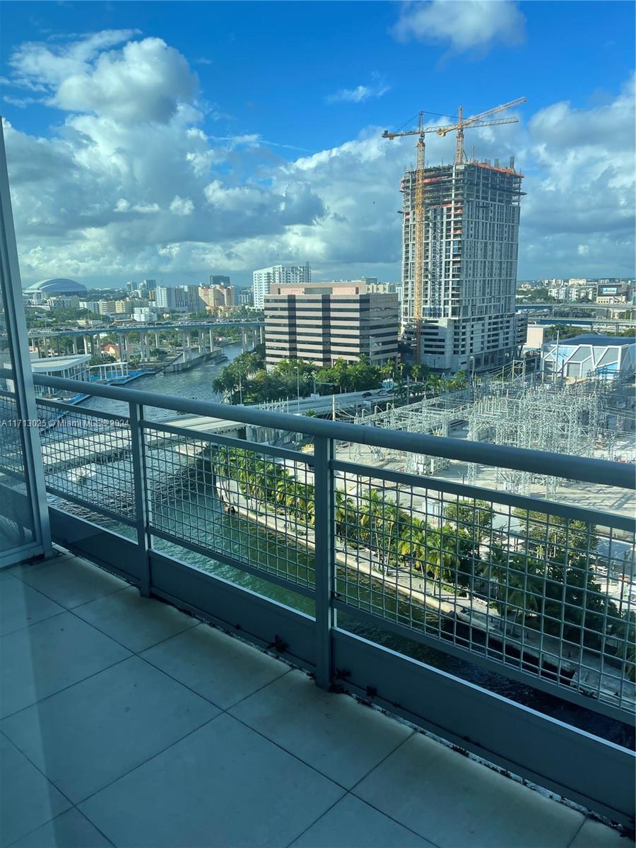 690 SW 1st Ct #1703, Miami FL 33130