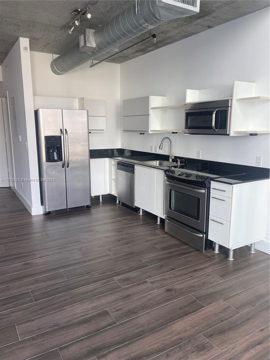 690 SW 1st Ct #1703, Miami FL 33130
