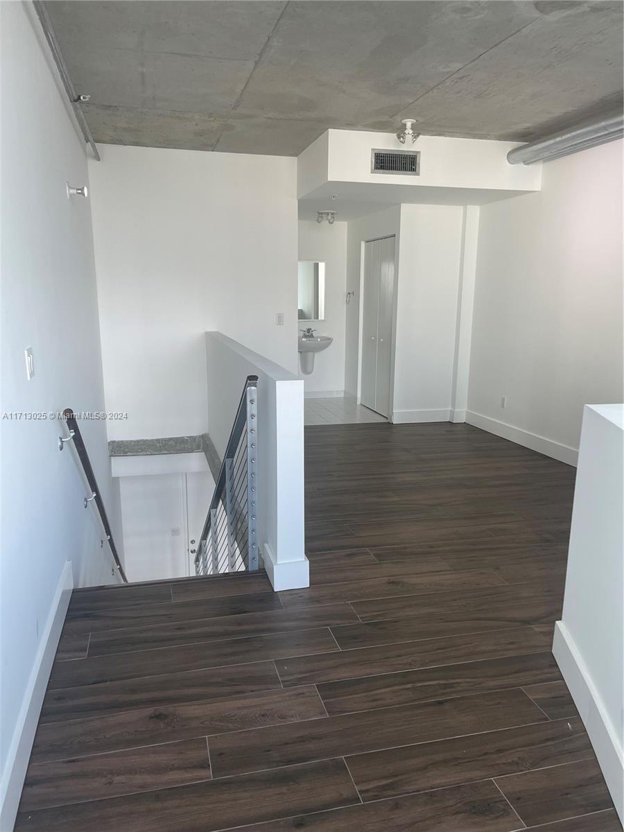 690 SW 1st Ct #1703, Miami FL 33130