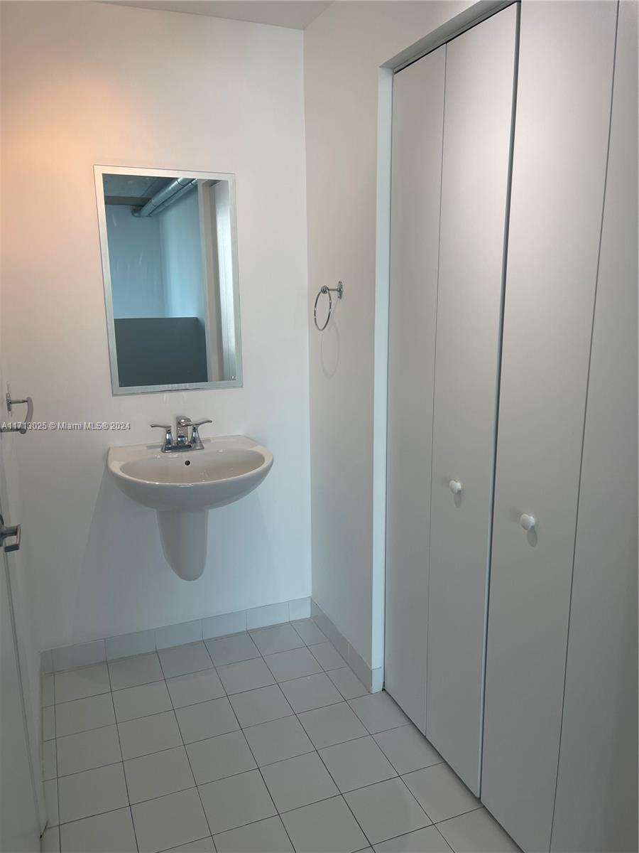 690 SW 1st Ct #1703, Miami FL 33130