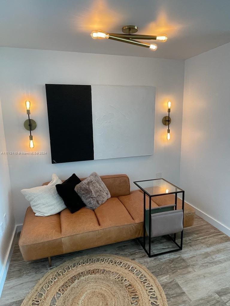 Listing Photo 12