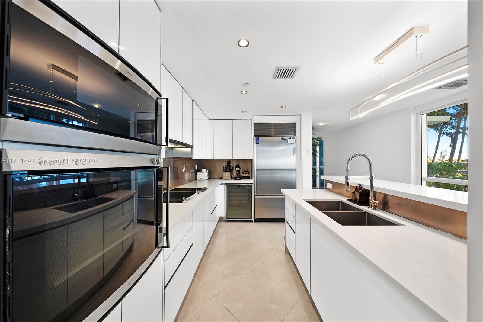 520 West Ave #701, Miami Beach, Florida image 32