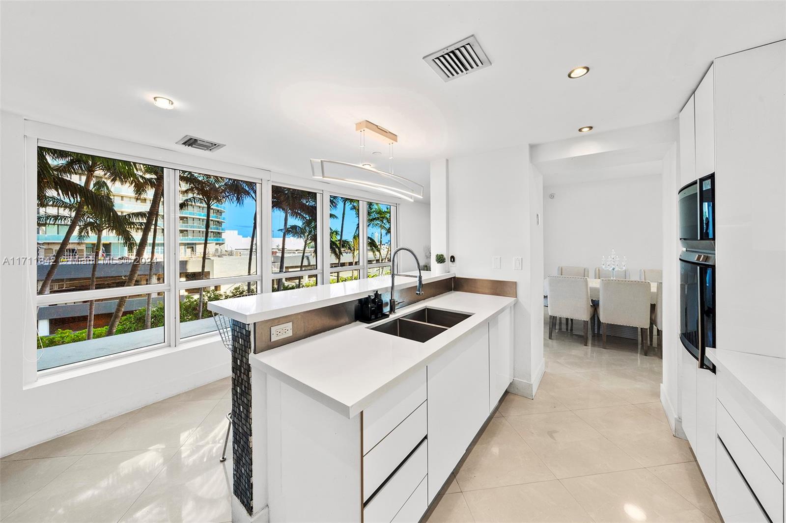 520 West Ave #701, Miami Beach, Florida image 34