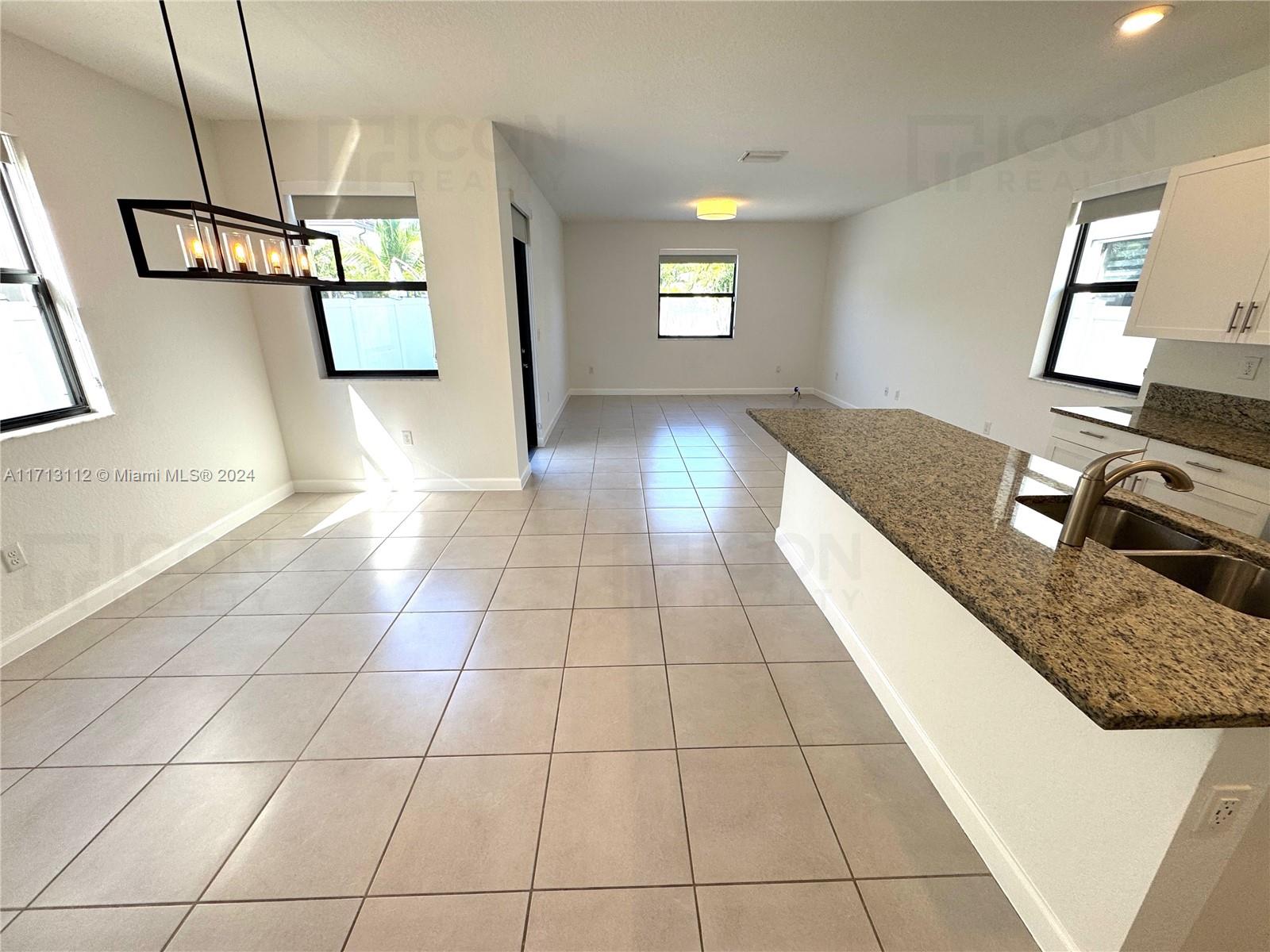 3421 W 108th St, Hialeah, Florida image 3