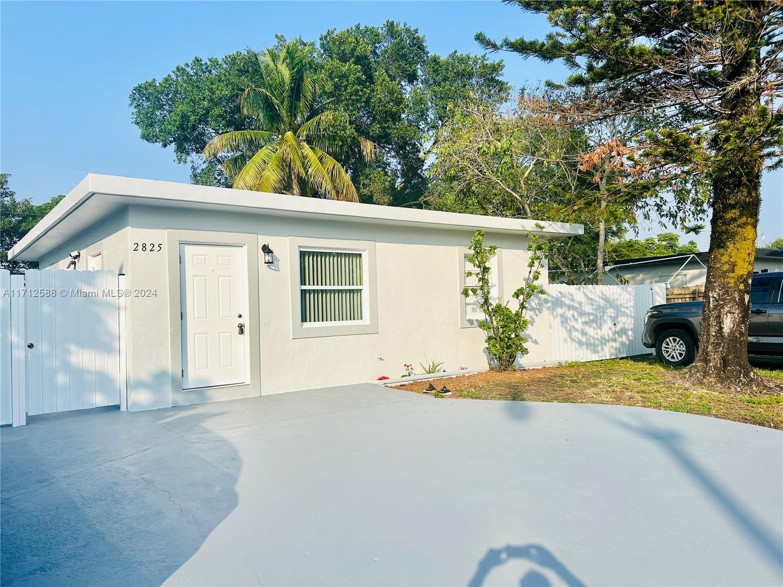 2825 NW 6th St, Pompano Beach, Florida image 2