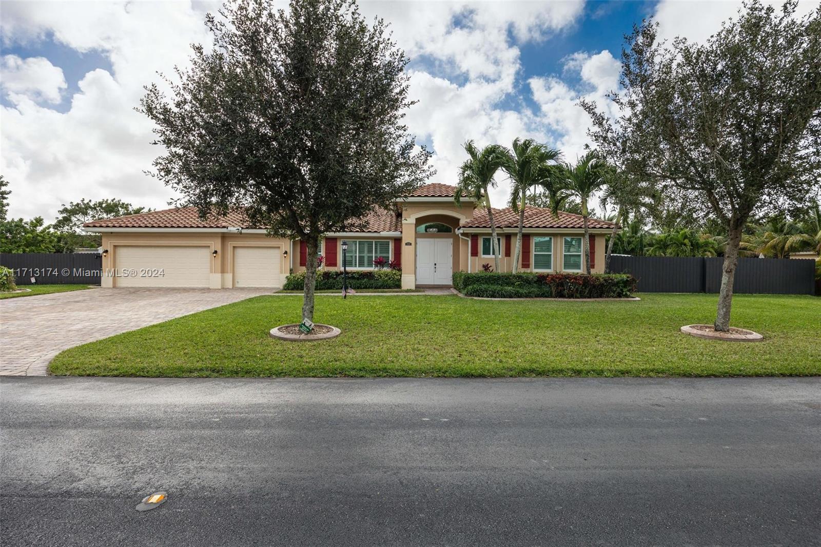 1528 NW 21st St, Homestead, Florida image 1