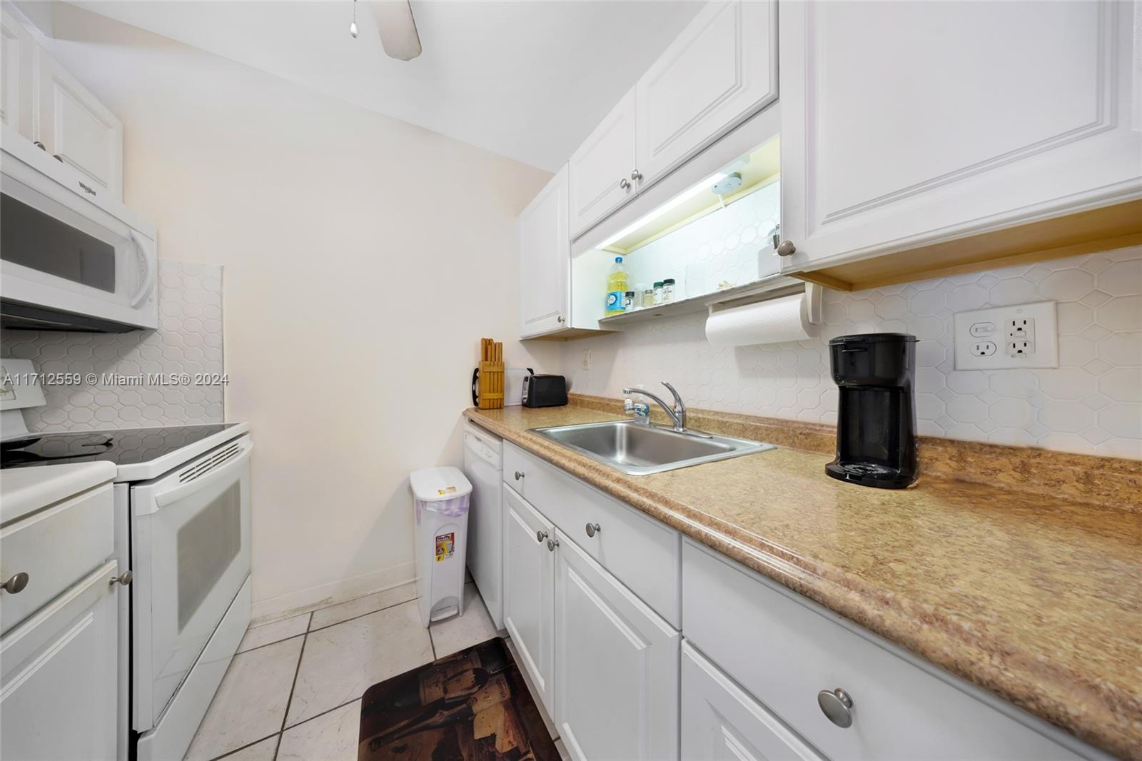 Listing Photo 8