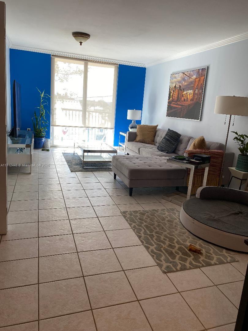 Residential, Surfside, Florida image 2