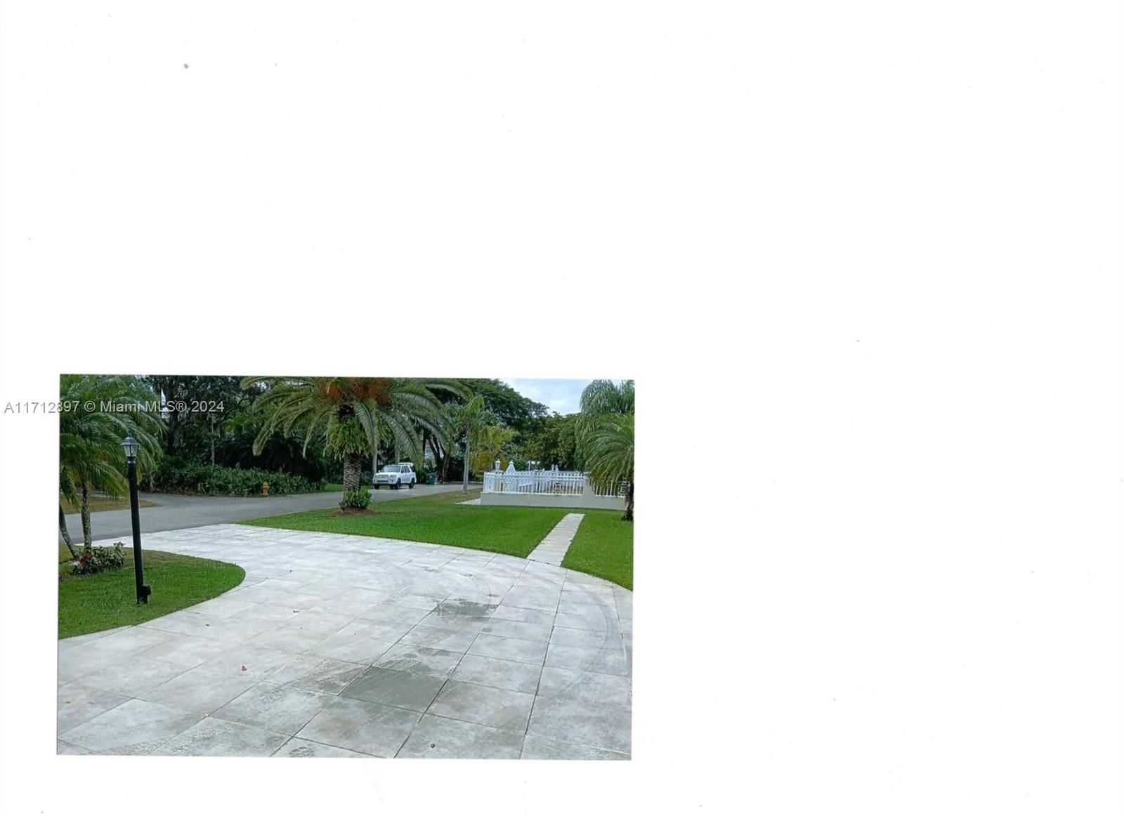 7801 SW 97 Street, Miami, Florida image 2