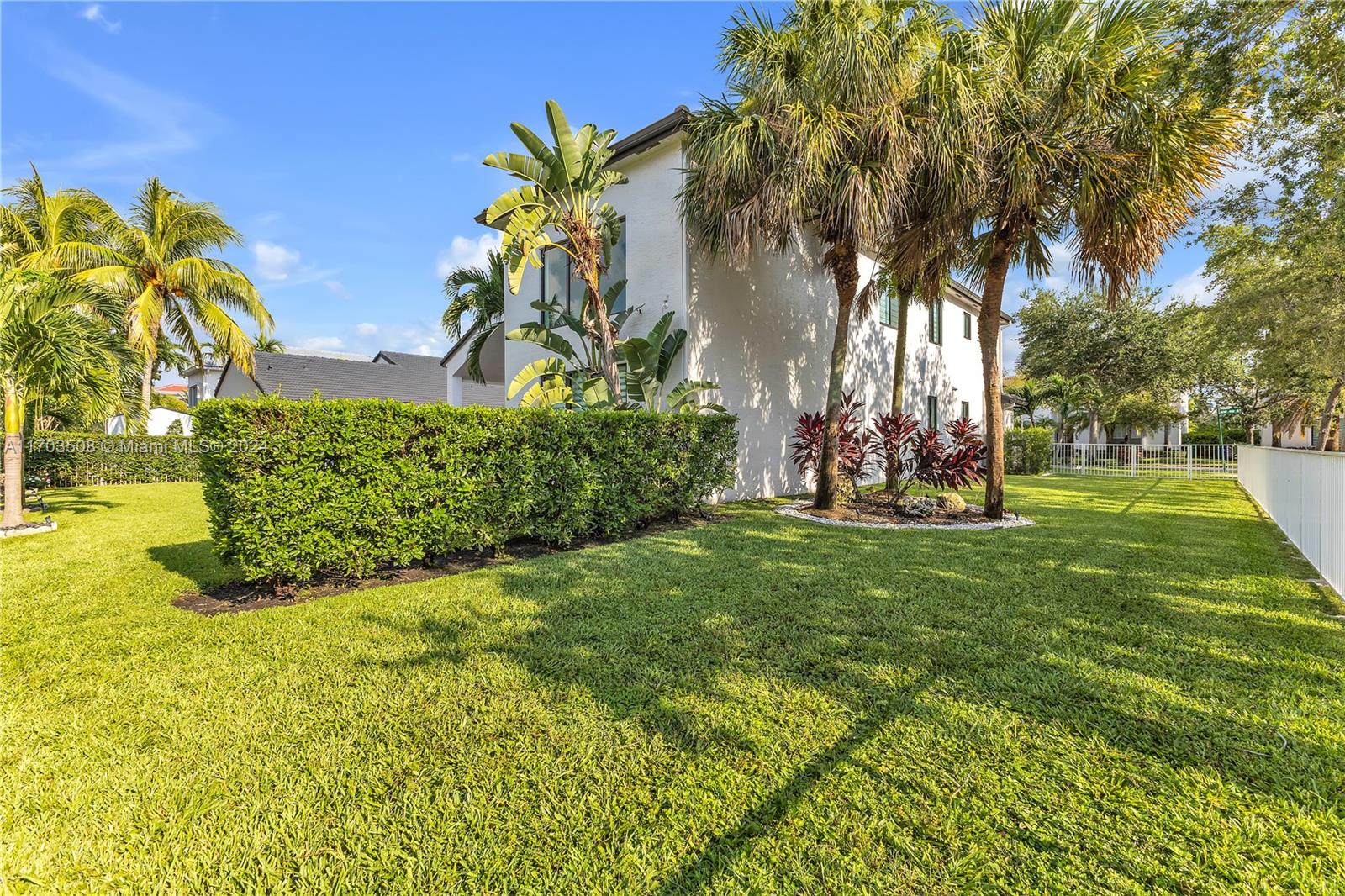 18512 SW 49th St, Miramar, Florida image 36