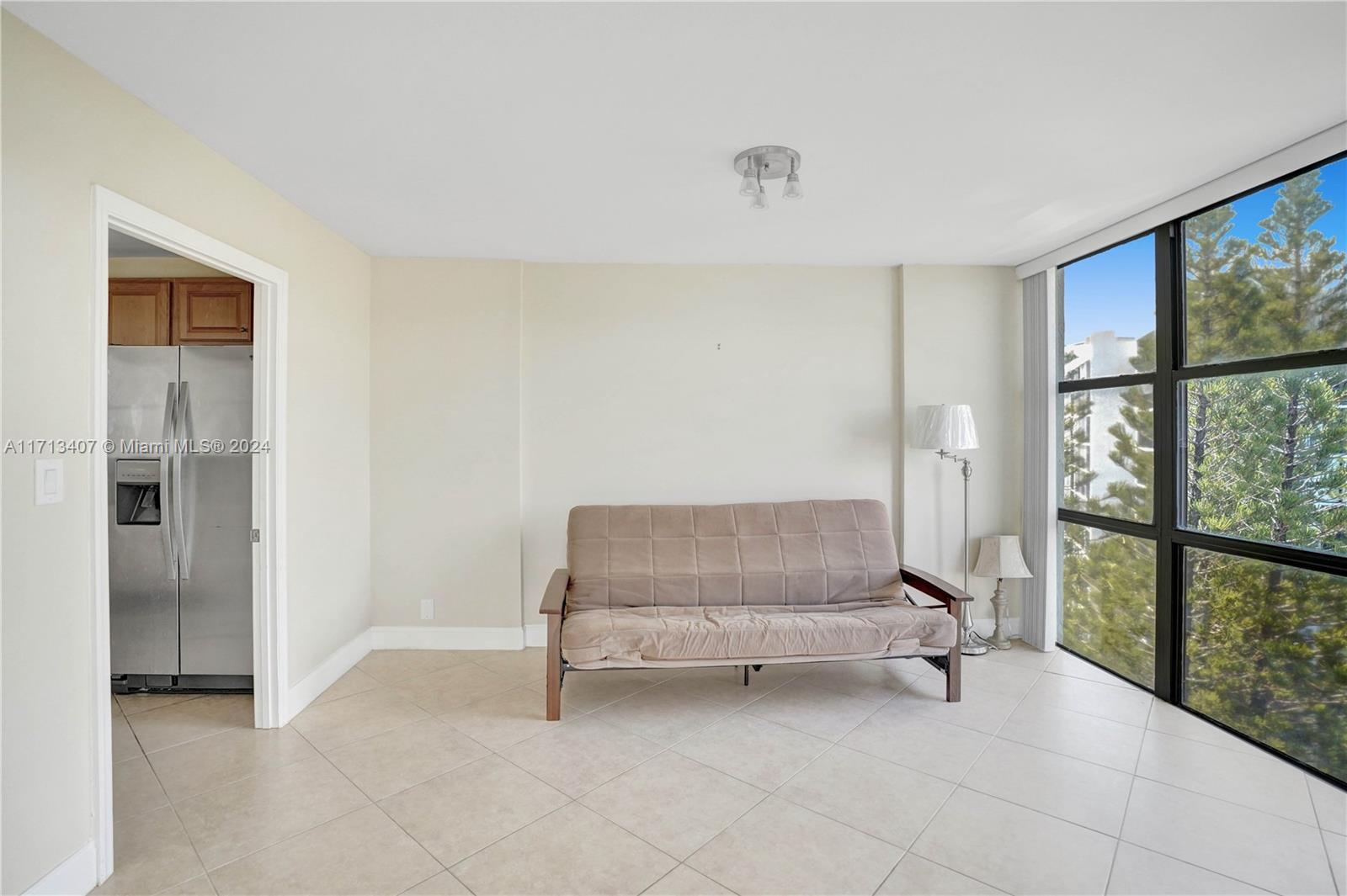 1000 Parkview Dr #831, Hallandale Beach, Florida image 19