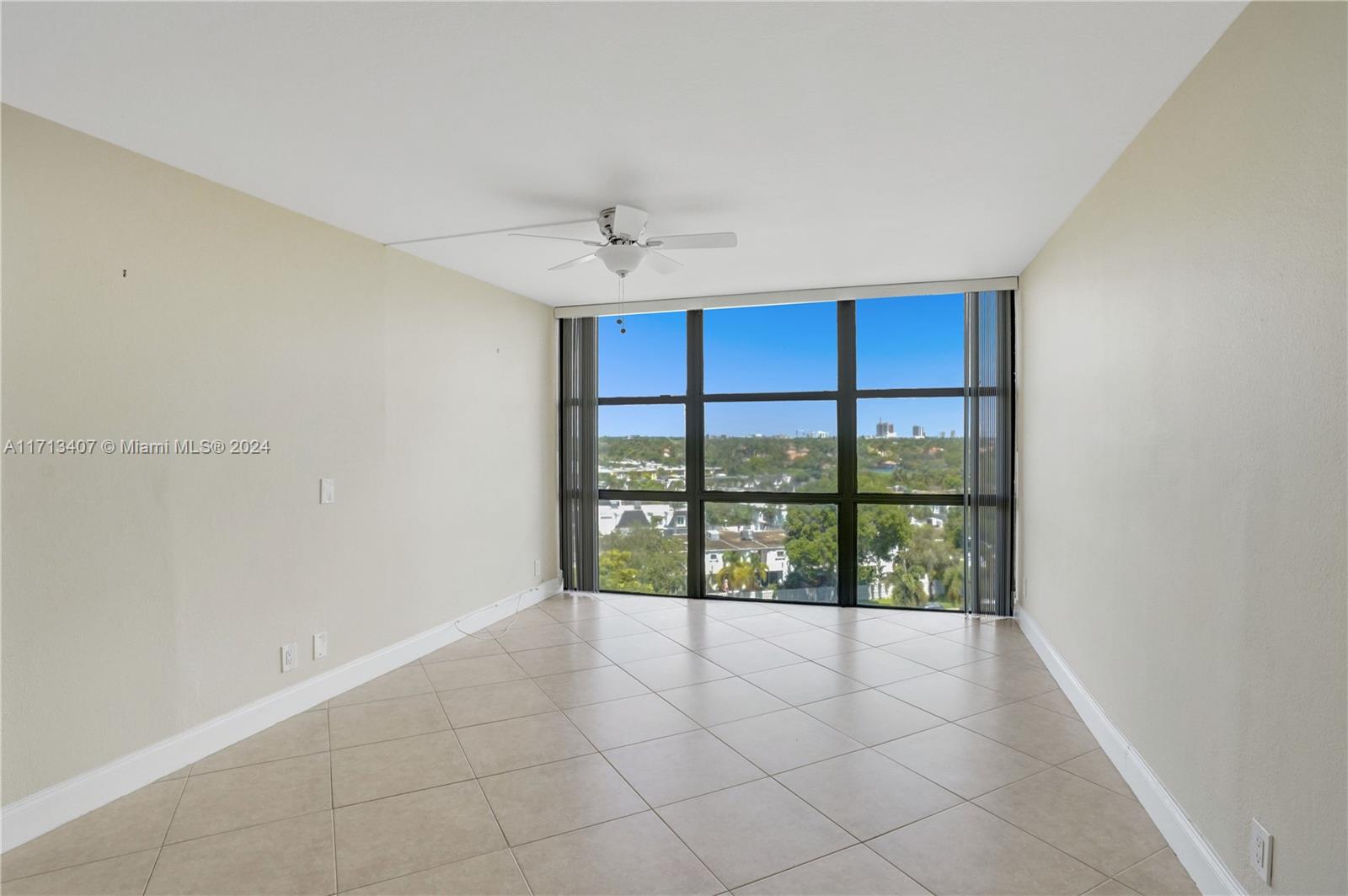 1000 Parkview Dr #831, Hallandale Beach, Florida image 25