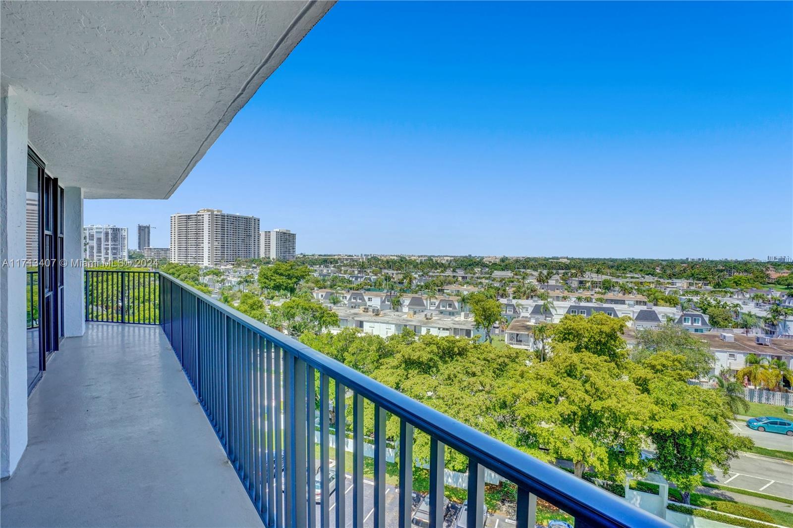 1000 Parkview Dr #831, Hallandale Beach, Florida image 30