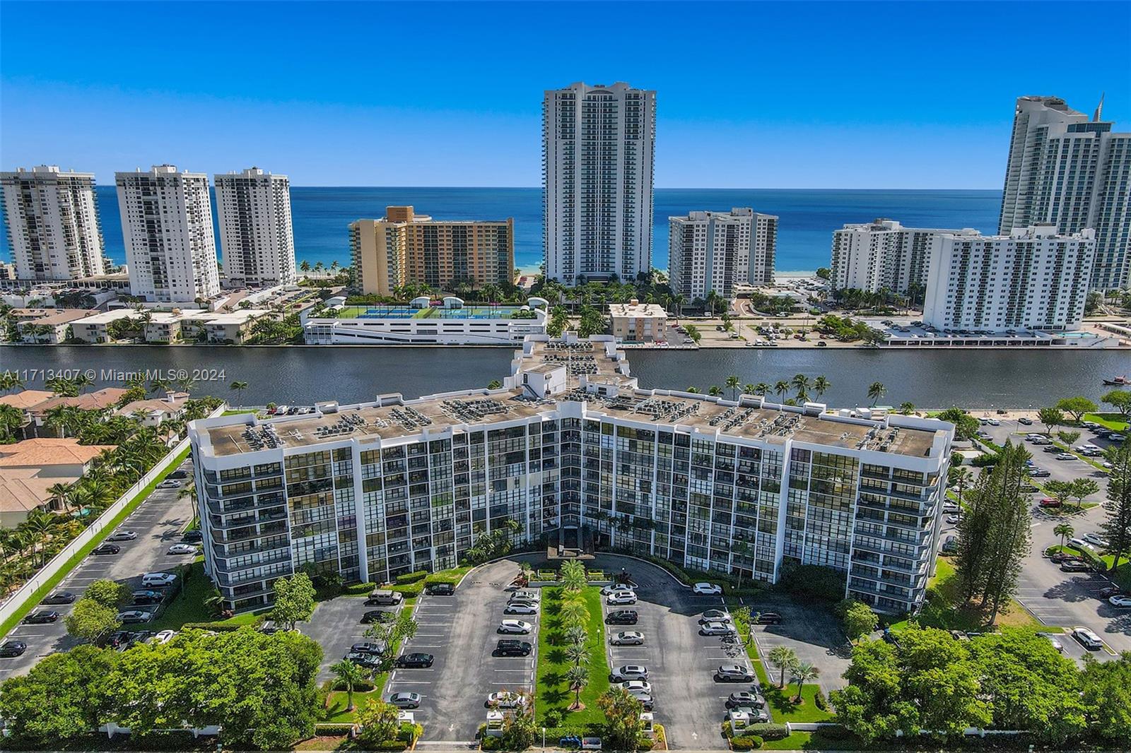 1000 Parkview Dr #831, Hallandale Beach, Florida image 6