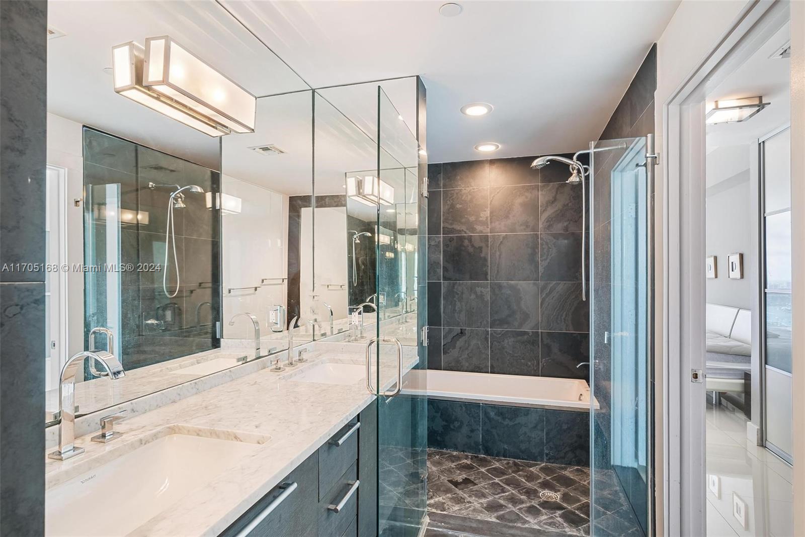 900 Biscayne Blvd #4905, Miami FL 33132