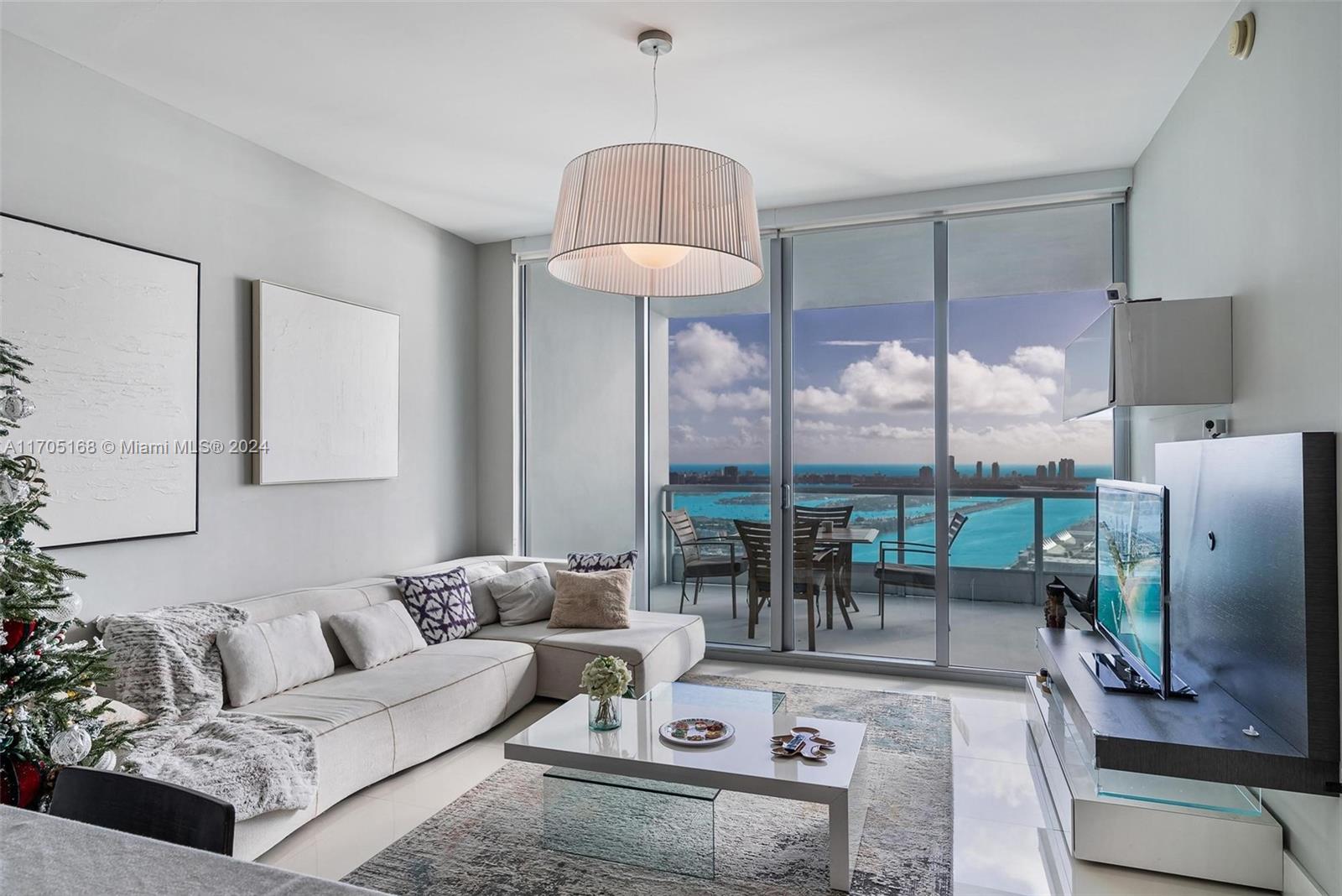 900 Biscayne Blvd #4905, Miami FL 33132