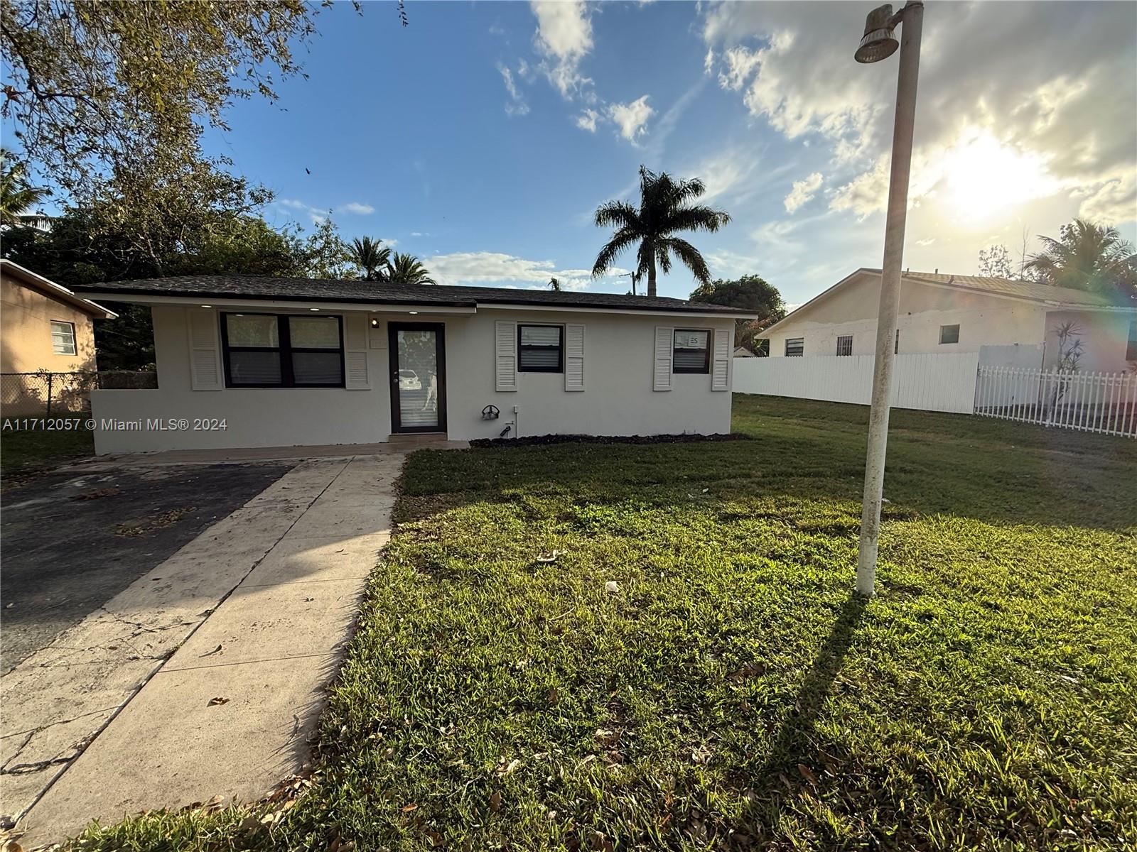 1770 NW 109th St, Miami, Florida image 2