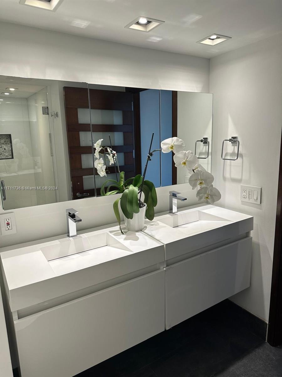 1541 Brickell Ave #B2804, Miami FL 33129