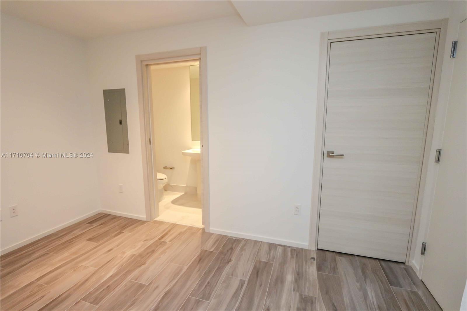 801 S Miami Ave #3306, Miami FL 33130