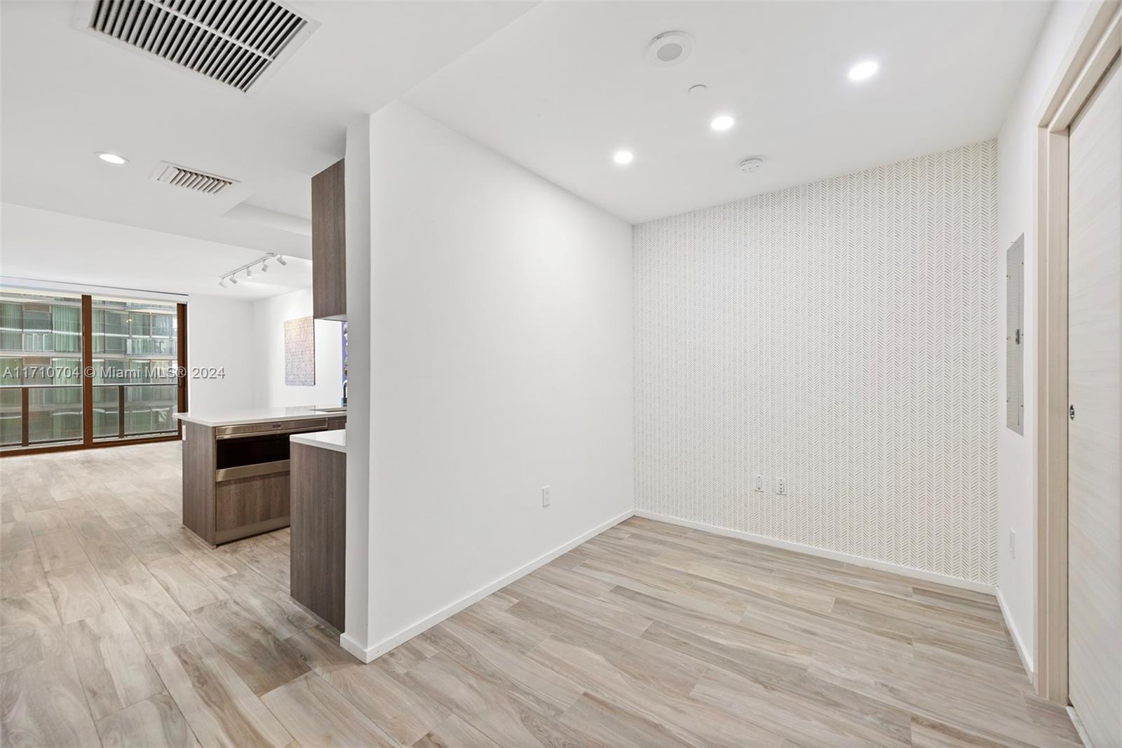 801 S Miami Ave #3306, Miami FL 33130