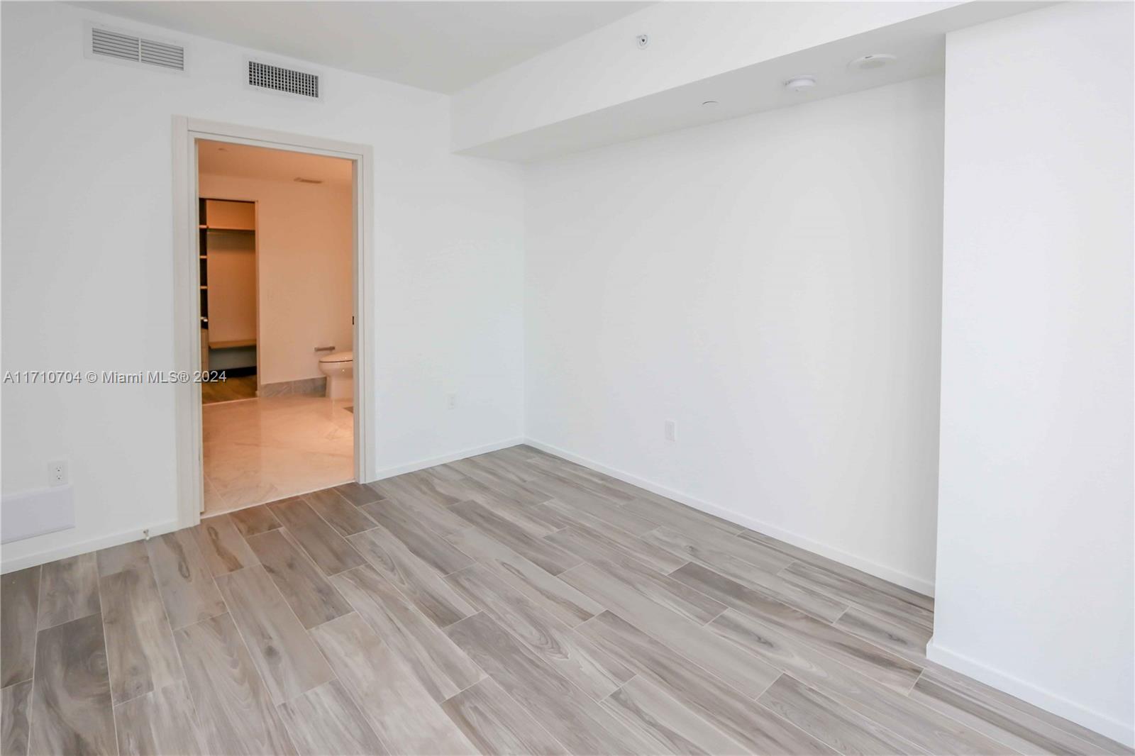 801 S Miami Ave #3306, Miami FL 33130