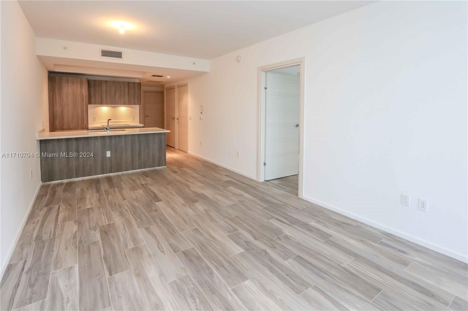 801 S Miami Ave #3306, Miami FL 33130