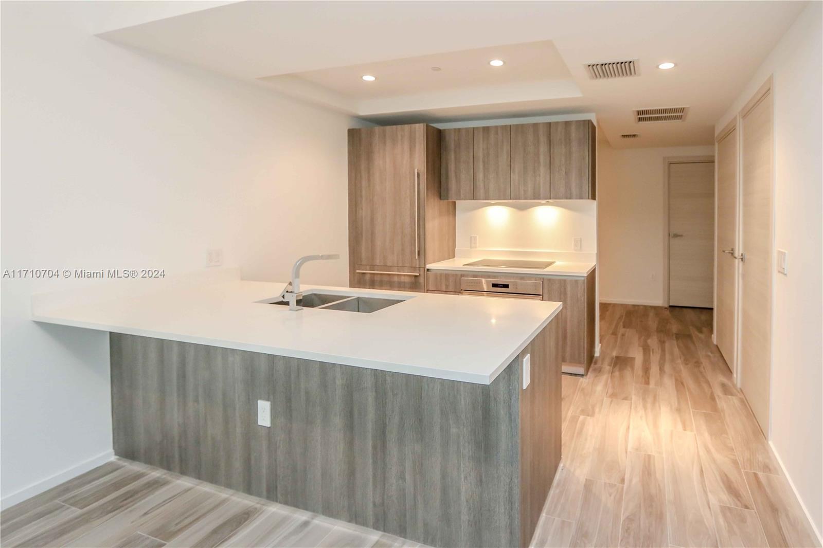801 S Miami Ave #3306, Miami FL 33130