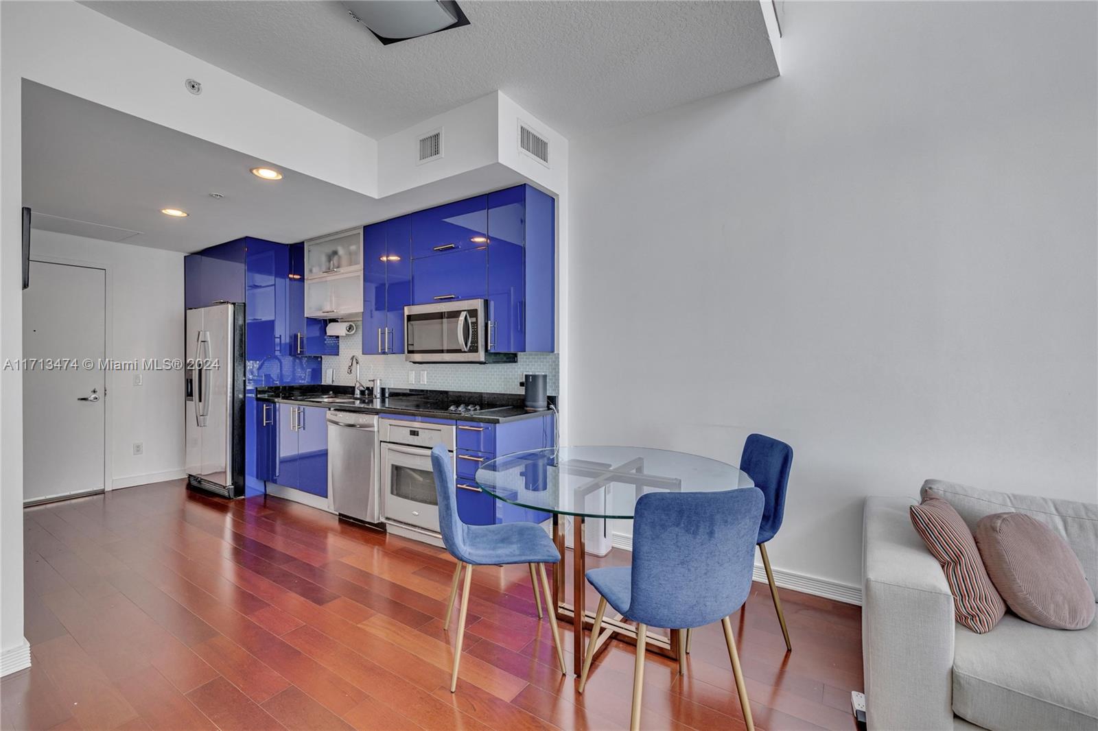 60 SW 13th St #3812, Miami FL 33130