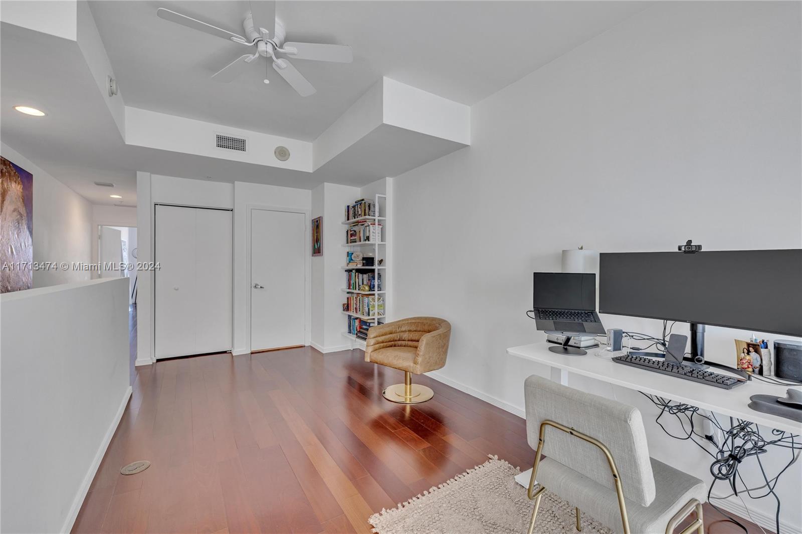 60 SW 13th St #3812, Miami FL 33130