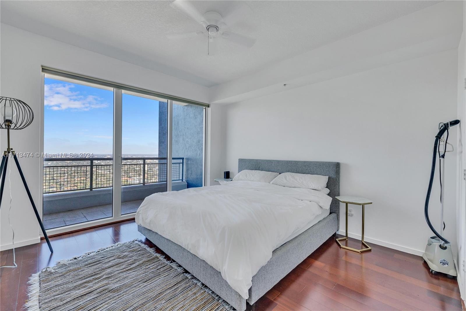 60 SW 13th St #3812, Miami FL 33130