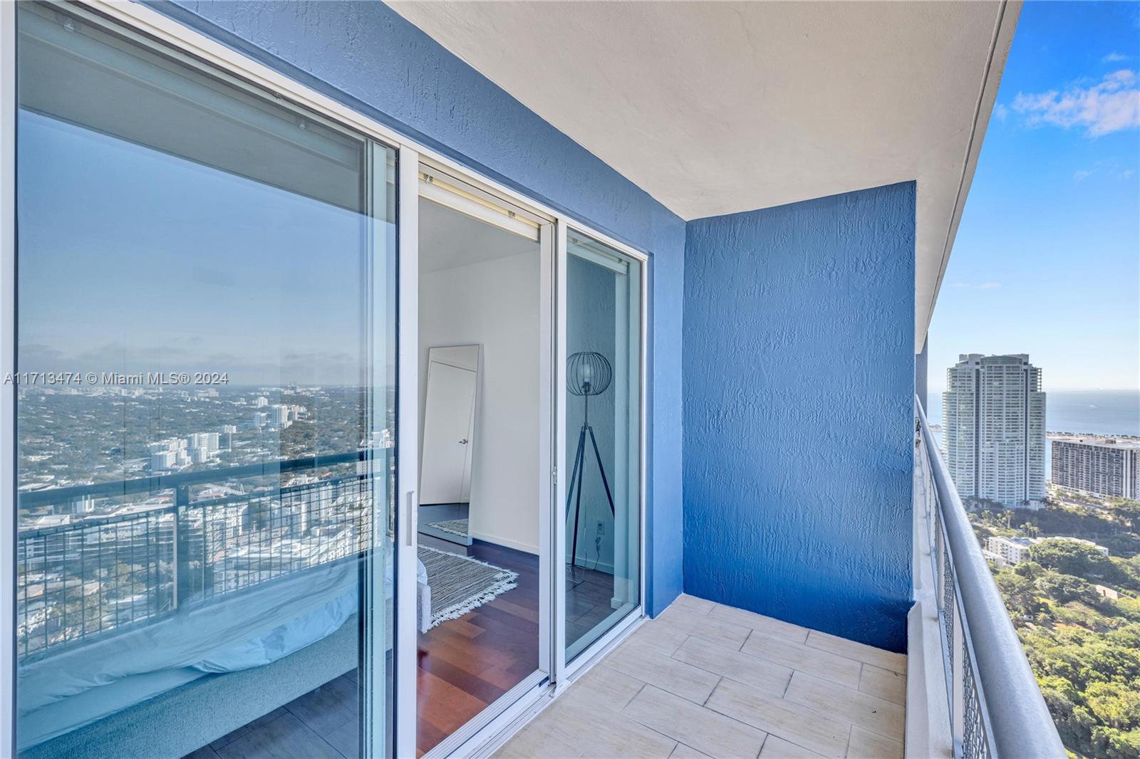 60 SW 13th St #3812, Miami FL 33130