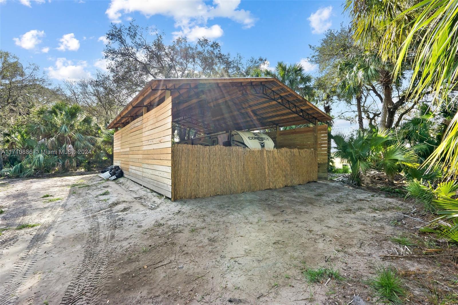 13567 SE 56th Circle, Okeechobee, Florida image 5