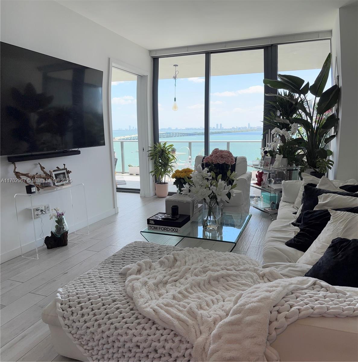 Condo for Sale in Miami, FL