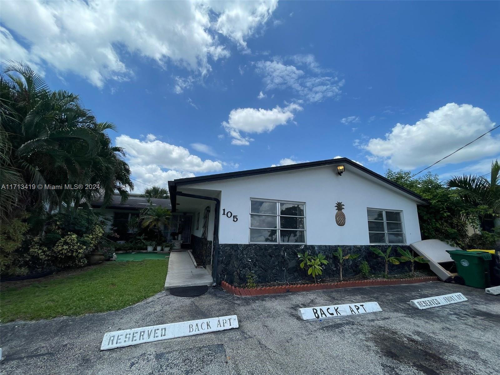 105 SE 2nd St, Dania Beach, Florida image 1