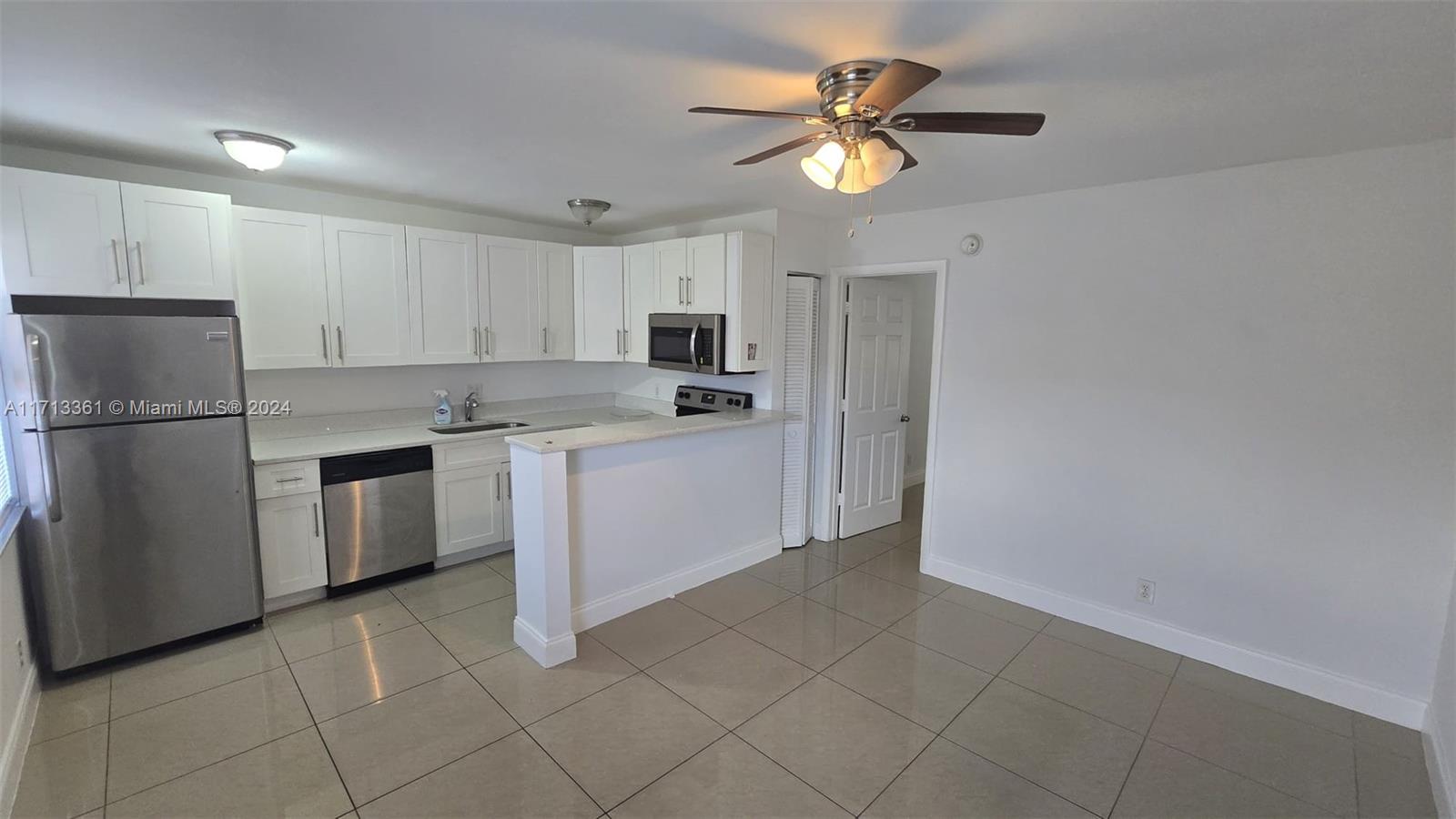 101 NE 41st St #D62, Oakland Park, Florida image 1