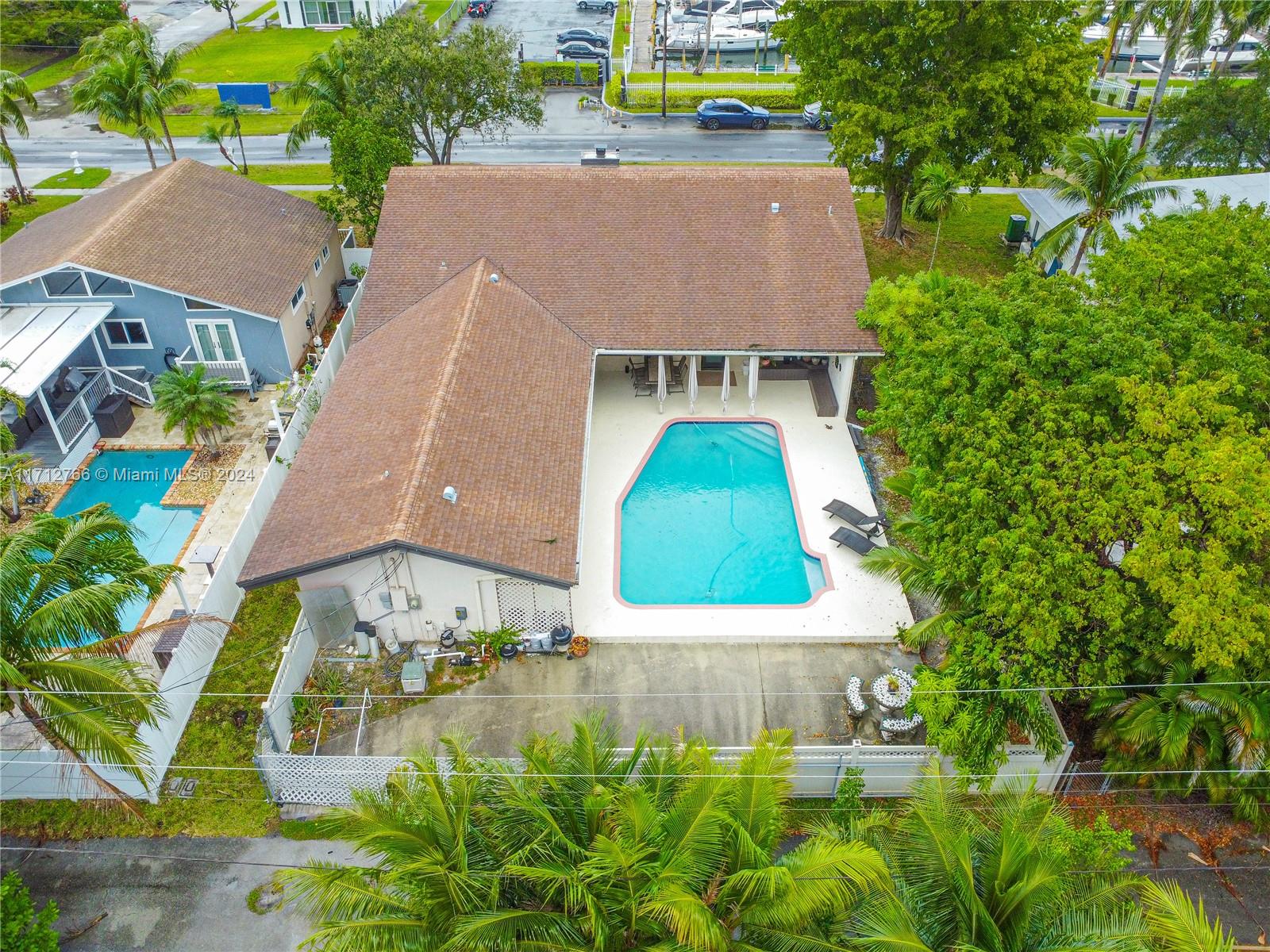 614 NE 3rd St, Dania Beach, Florida image 10